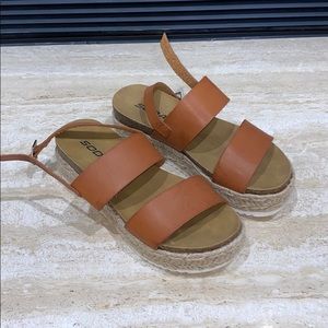 NWOT Tan espadrilles